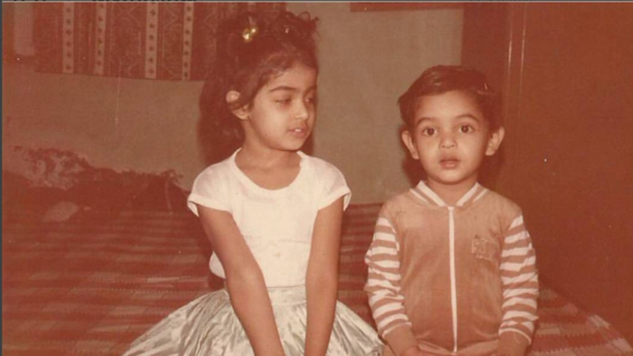 Can You Guess Who Is This Unbelievably Cute Celebrity In This Childhood