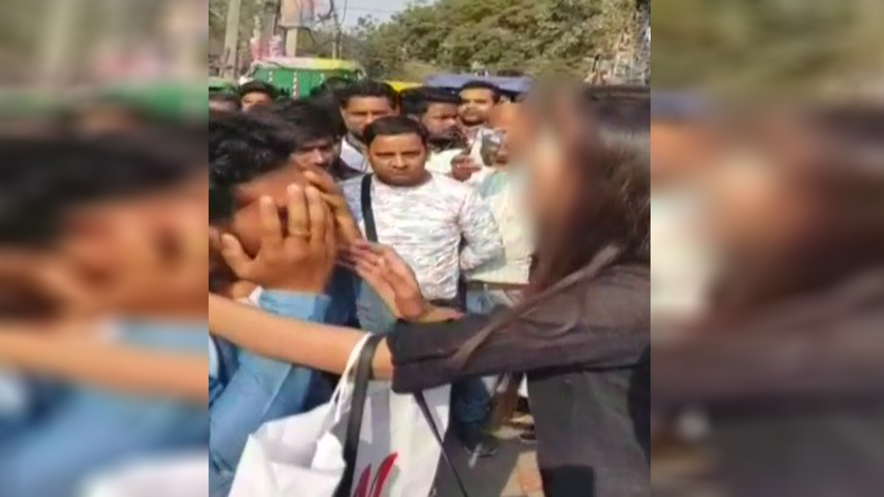 Brave Delhi Woman Slaps Man Who Passed Lewd Comments On Her, Drags Him ...