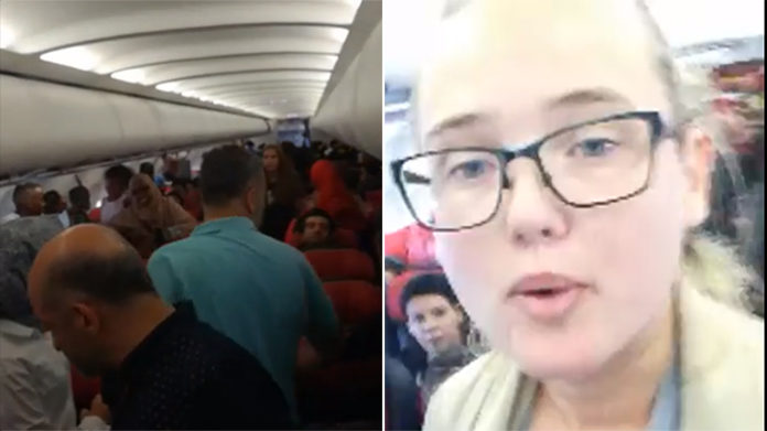 Brave 21 Yo Swedish Girl Stood For 15 Mins On A Plane To Stop Deportation Of Afghan Refugee 